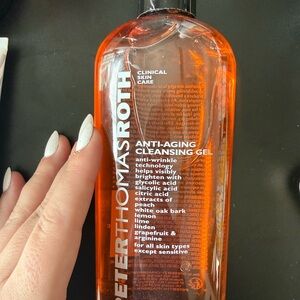 Peter Thomas Roth Anti-Aging Cleansing Gel - Vibrant Orange